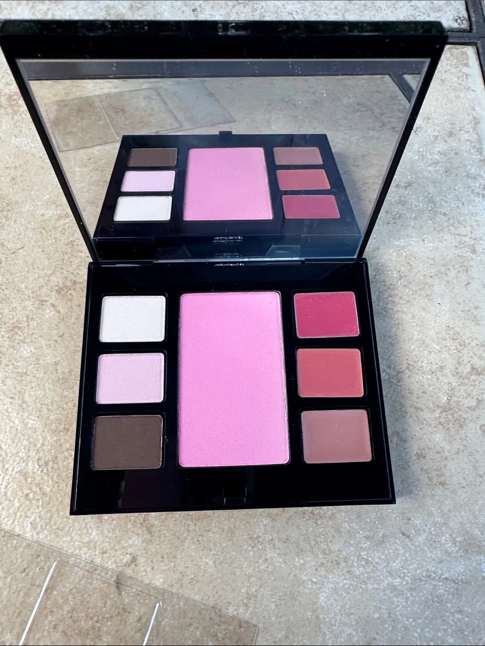 Bobbi Brown Pink Face Palette - Pink